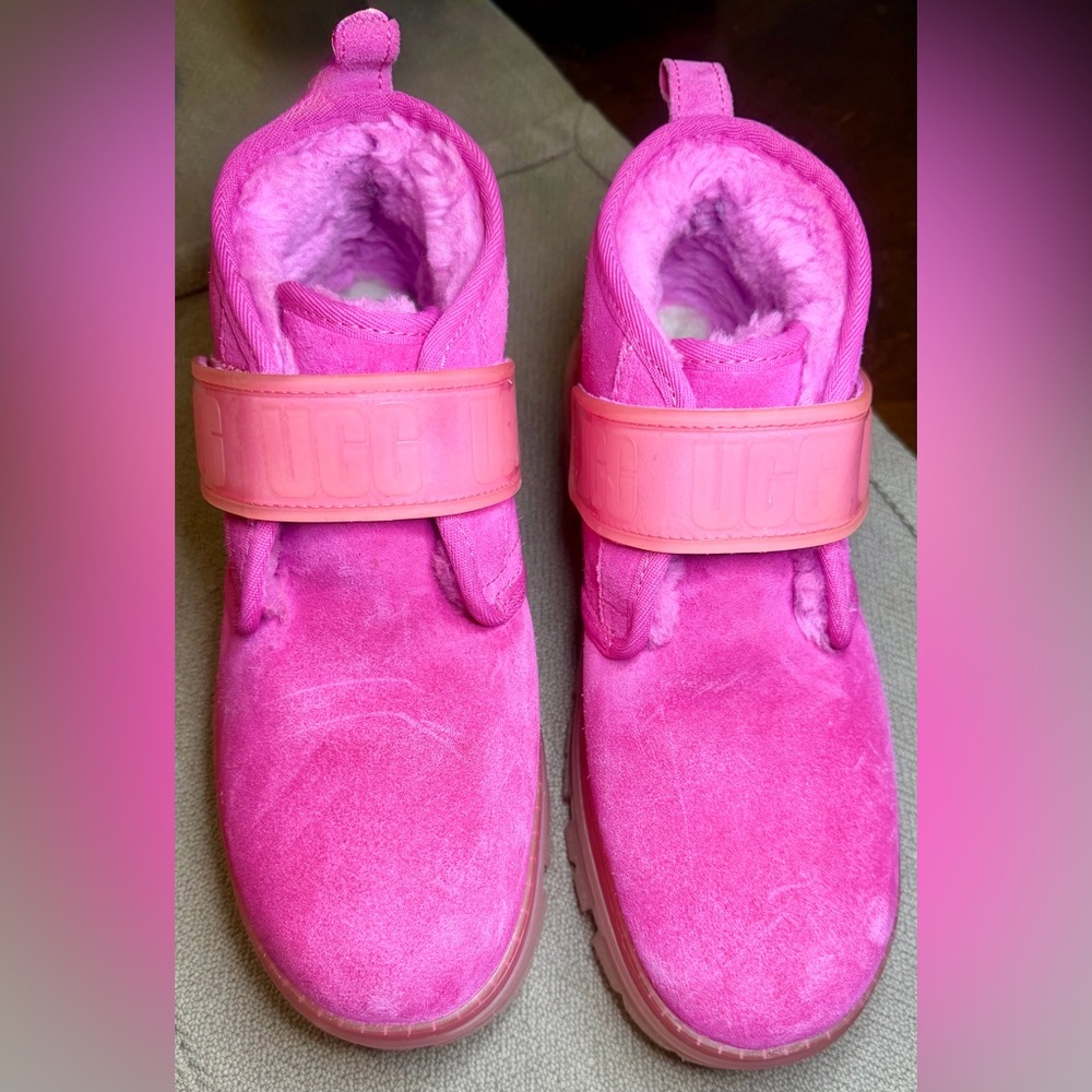 UGG Neumel Women’s Suede Chukka Boots Barbie Pink Core, Size 9 Like New - Picture 3 of 9